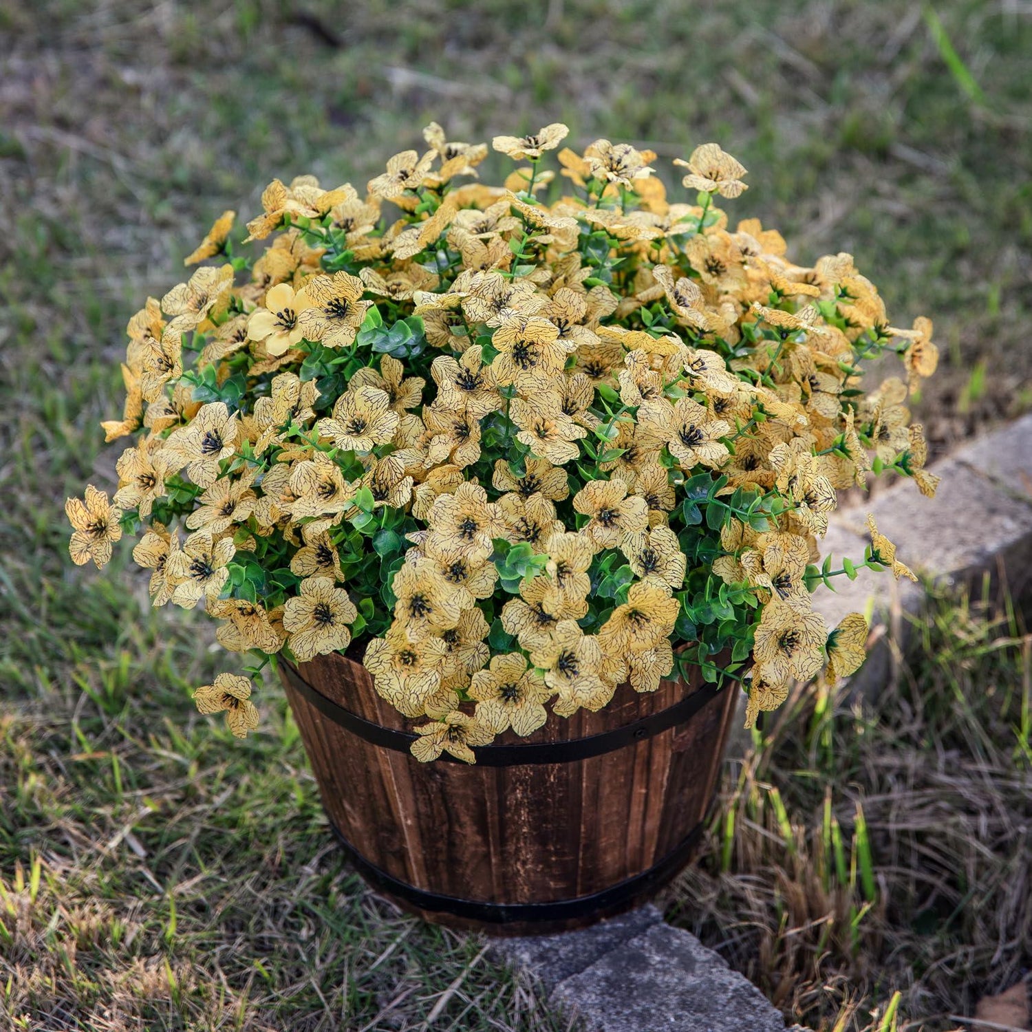 14&quot; Silk Daisy with Eucalyptus 12 Bundles- Yellow - HyeFlora